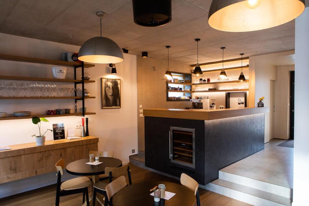 Vigeo Lounge B&B Coffee Бойнице Экстерьер фото
