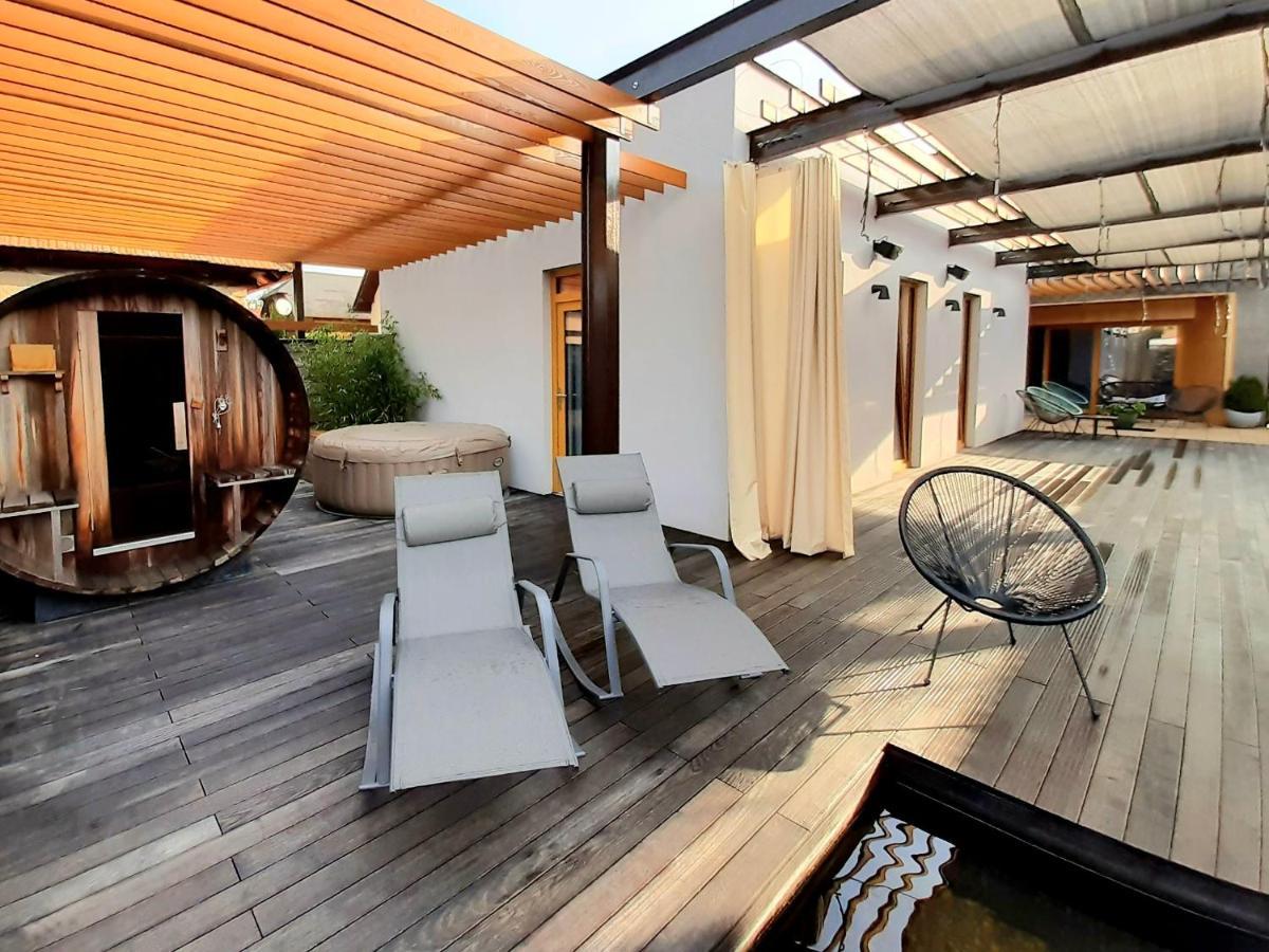 Vigeo Lounge B&B Coffee Бойнице Экстерьер фото