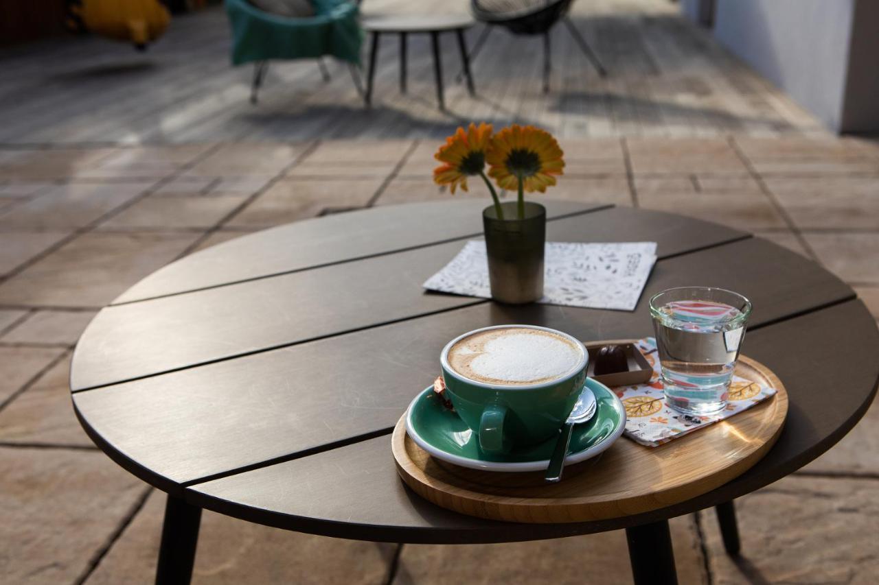 Vigeo Lounge B&B Coffee Бойнице Экстерьер фото